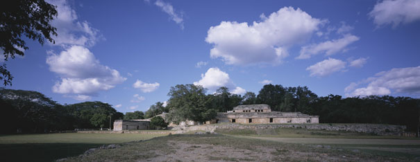 Mayan Palace at Labna Ruins - labna mayan ruins,labna mayan temple,mayan temple pictures,mayan ruins photos